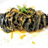 tonnarelli-al-nero-di-seppia-con-ricci